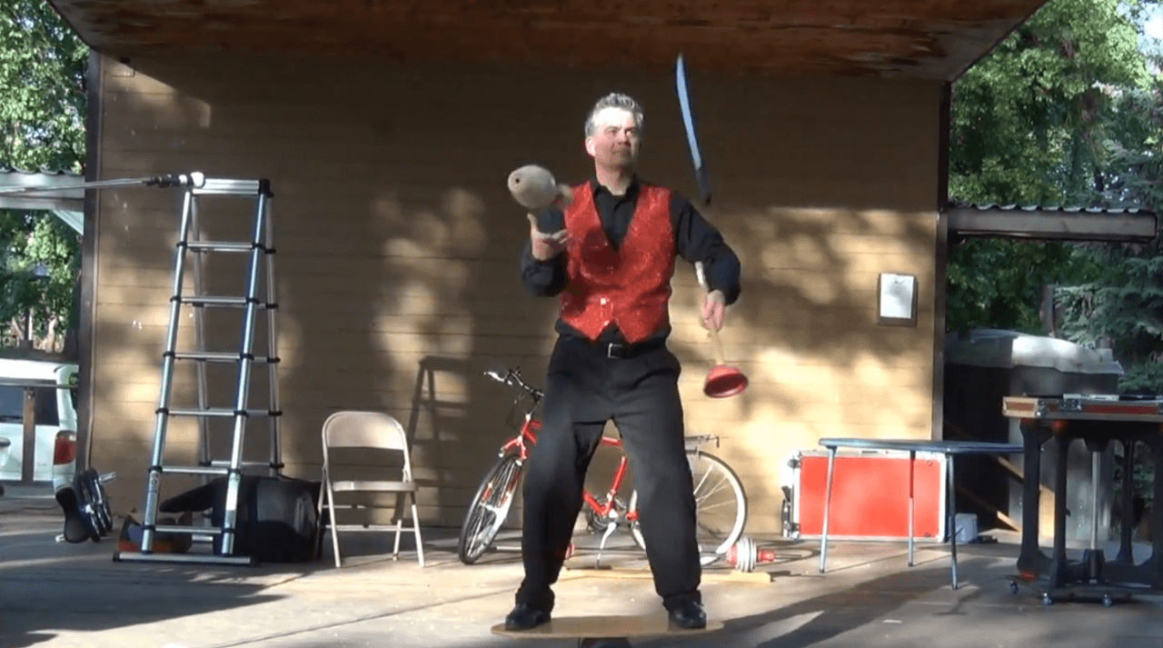 Professional Juggler Brad Byers Juggling Plates